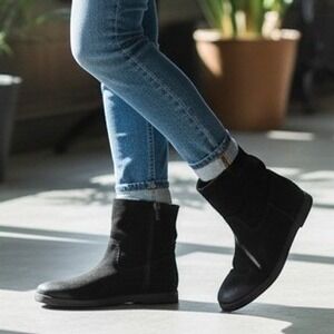 UGG Josefene Women Ankle Boots Size 7 Winter Outdoor Black Suede